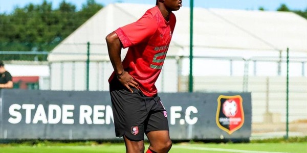 17岁新星效率惊人！切尔西盯上法甲锋霸，拜仁加入争夺谁能得手？